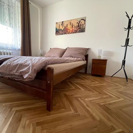 Apartman Jnj Velkomoravska Olomouc Bagian luar foto