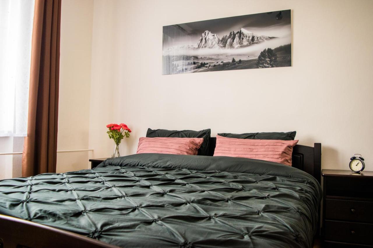 Apartman Jnj Velkomoravska Olomouc Bagian luar foto