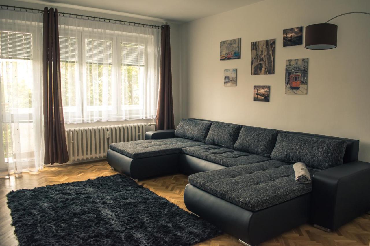 Apartman Jnj Velkomoravska Olomouc Bagian luar foto